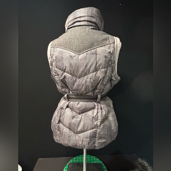 Lole Women's Gray Plaid Ski Jacket with Fur Hood - Picture 8 of 12